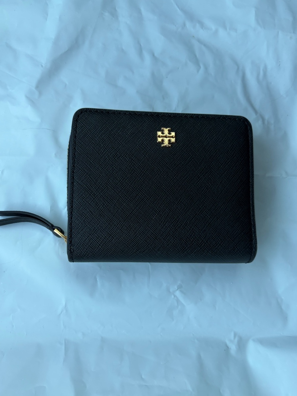 Tory Burch NWOT Black Leather Zip Wallet with Gold Logo
